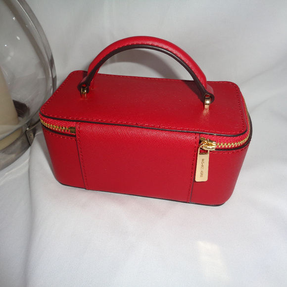 MICHAEL KORS GIFTABLES MED TOP HANDLE JEWELRY CASE - Picture 3 of 6